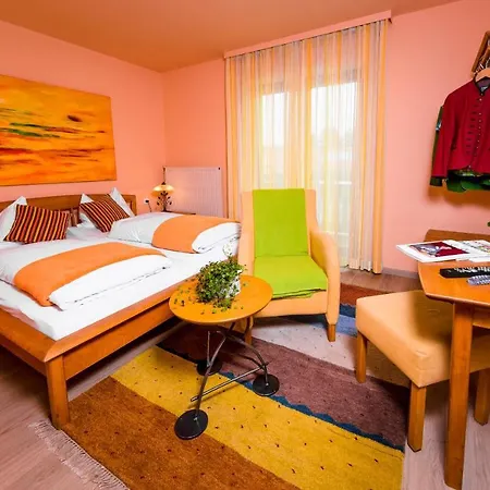 Landgasthof Zur Linde 3* 라벤