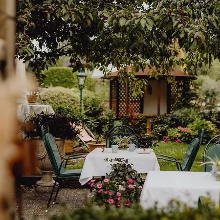 Landgasthof Zur Linde Guest house Laaben