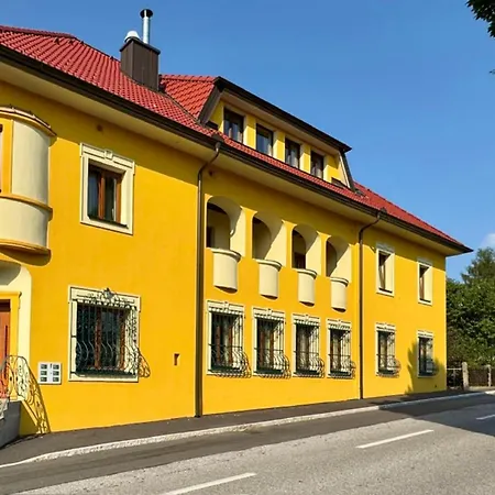 게스트하우스 Landgasthof Zur Linde 라벤